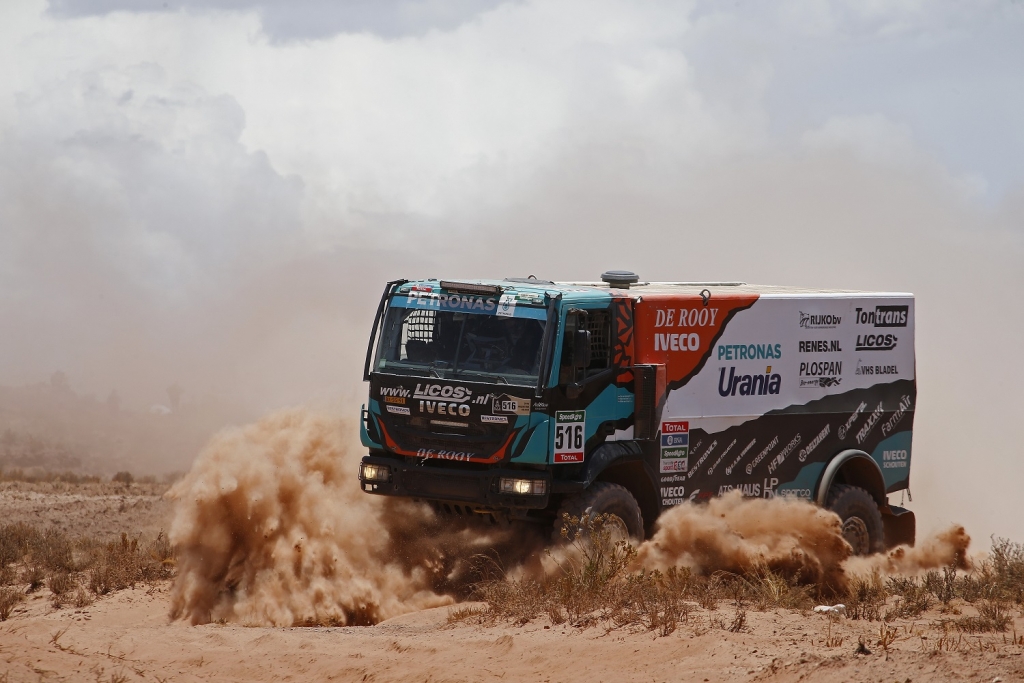 516 VAN GENUGTEN TON VAN LIMPT ANTON VAN EERD PETER (nld) IVECO action during the Dakar 2016 Argentina, Bolivia, Etape 6 - Stage 6, Uyuni - Uyuni, from January 8, 2016 - Photo Frederic Le Floc'h / DPPI