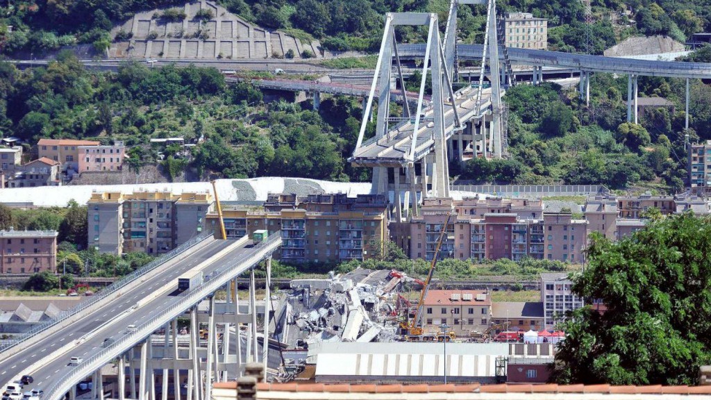 Crollo del ponte di Genova